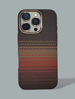 Чехол Magsafe Carbon для iPhone 13, 14 pro, 14 pro max, 15 pro, 15 pro max — TRENTM-NEWCARBON-ШОКОЛ-15PRO